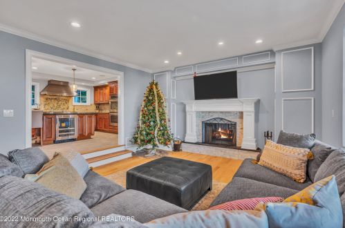 34 Windsor Dr, Little Silver NJ  07739-1311 exterior