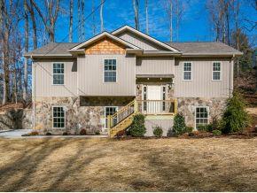 3400 Hull Dr, Kingsport, TN 37664-4053