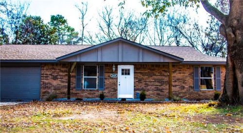 2825 Meadowlark Dr, Fayetteville, AR 72704-5608