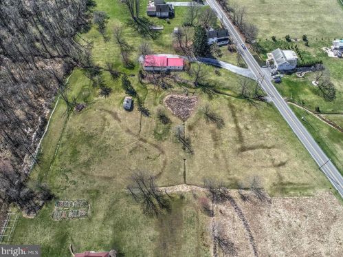 210 Hoernerstown Rd, Hummelstown PA  17036-9503 exterior