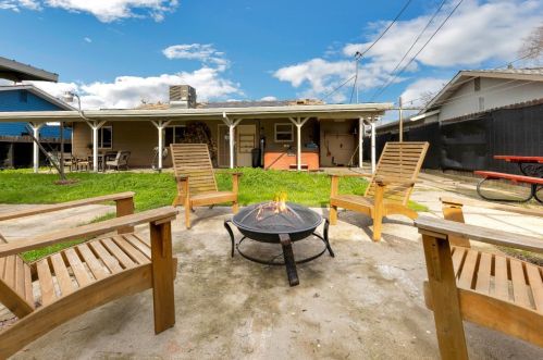 4248 Elkhorn Blvd, North Highlands CA  95660-3505 exterior