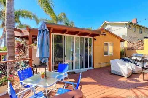 1660 Linwood St, San Diego CA 92110-2830 exterior