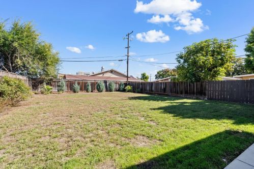 115 Hemlock Ave, Sunnyvale CA  94085-3038 exterior