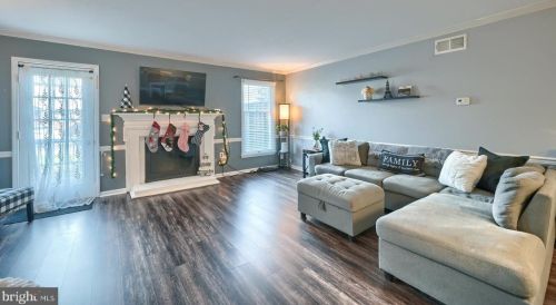 3 Fairfax Vlg, Harrisburg PA  17112-9557 exterior