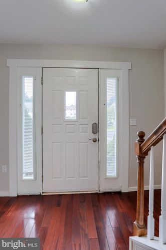 194 Jonathan Way, Red Lion PA  17356-9044 exterior