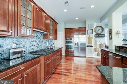 19376 Ml Dm Pl, Leesburg VA 20176-1637 exterior