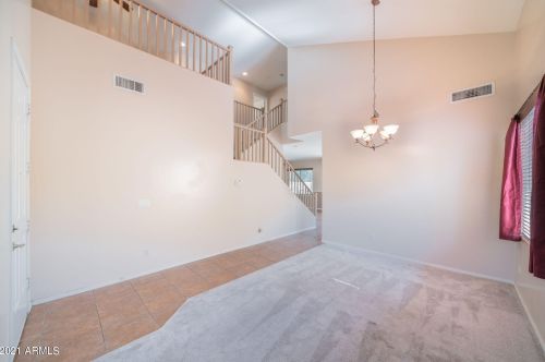 1422 Thornton Ave, Gilbert, AZ 85297-6877