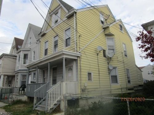 431 21st St, Paterson, NJ 07513-1608