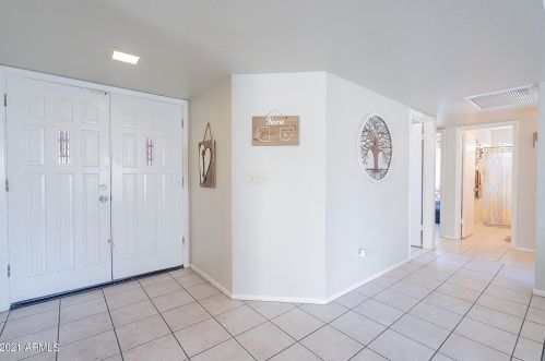 6319 Turquoise Ave, Glendale AZ 85302-1037 exterior