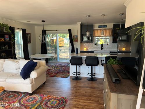 2703 Jones Ave, Beaufort SC  29902-5325 exterior