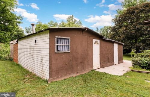 212 Stonehouse Rd, Carlisle PA  17015-9429 exterior