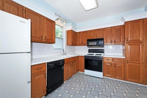 31 State St, New Rochelle NY  10801-1911 exterior