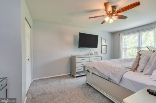 1120 Harbour Dr, Palmyra NJ  08065-1206 exterior