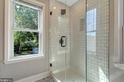 320 Maple Ave, Camden NJ  08109-2622 exterior