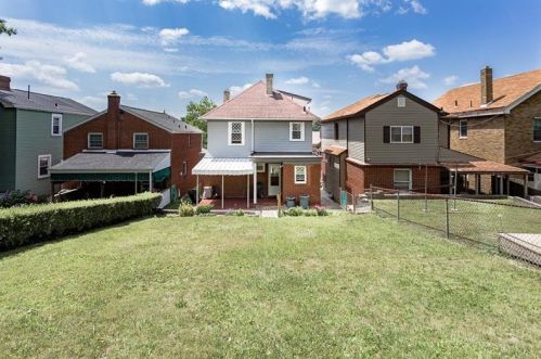 1127 Berkshire Ave, Pittsburgh PA  15226-2220 exterior