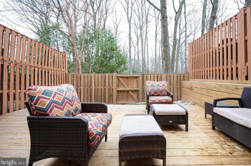 11853 Dunlop Ct, Herndon VA  20191-2709 exterior