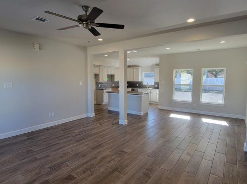 1432 Ladelle St, Dinsmore TX  77488-3428 exterior