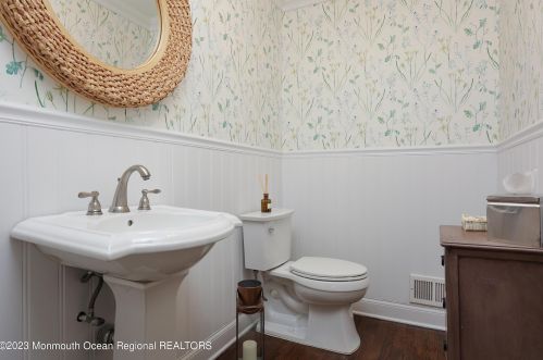 162 Borden Rd, Middletown NJ  07748-3050 exterior