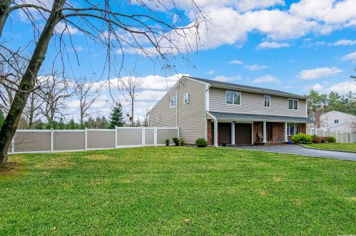 6 Sleepy Ln, Huntington Station, NY 11747-3213