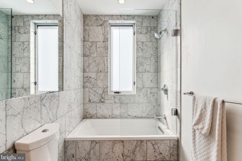 1114 Bodine St, Philadelphia PA  19147-5306 exterior