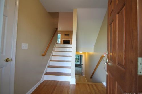 2003 Briar Woods Ln, Danbury, CT 06810-7437