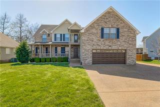 806 Fire Break Dr, Clarksville, TN 37040-2563