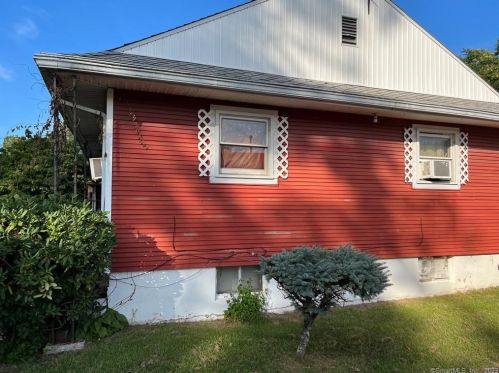 23 Giles Ave, North Haven, CT 06473-3203