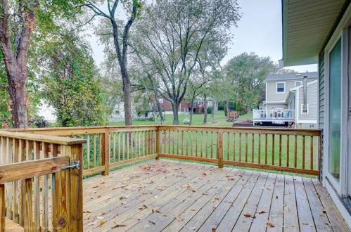 121 Fir Ave, Tiverton RI  02878-1640 exterior