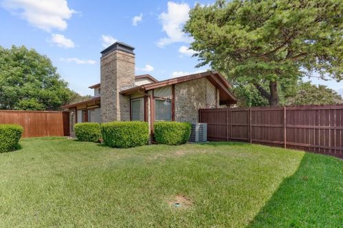 2126 Auburn Dr, Richardson TX  75081-3128 exterior