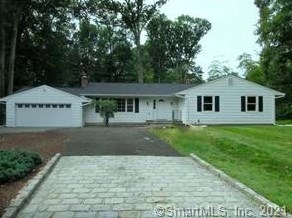 15 Evergreen Dr, Bethel, CT 06801-1147