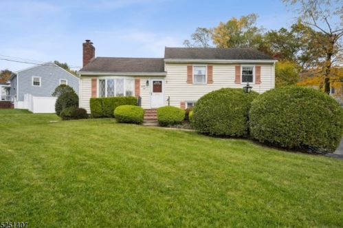 24 Apple Tree Ln, Greystone Park, NJ 07950-3237