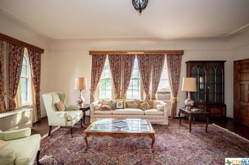 501 Vine St, Victoria TX exterior