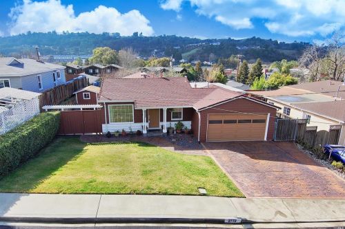 2772 Ruff Ct, Pinole, CA 94564-1432