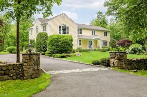 19 Blue Ridge Ln, Wilton, CT 06897-4128