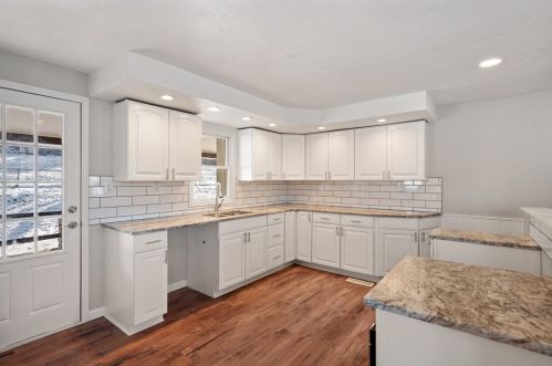 10 Coyle Rd, West Newton, PA 15089-2019
