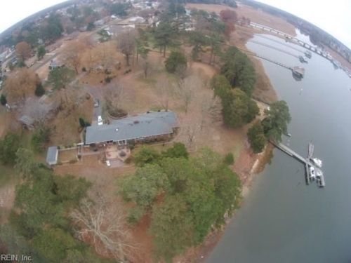 101 Beale Ave, Smithfield VA  23430-1403 exterior