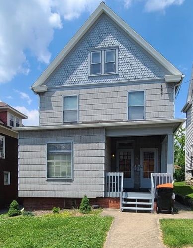 712 Spring St, Latrobe, PA 15650-2022
