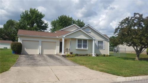 5861 Coralberry Dr, Englewood, OH 45315-9786