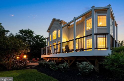 19372 Ml Dm Pl, Leesburg VA 20176-1637 exterior