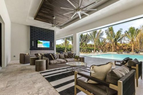 81 North St, Naples FL  34108-2921 exterior