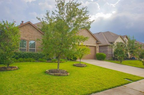 111 Pheasant Run Dr, Conroe TX  77384-2117 exterior