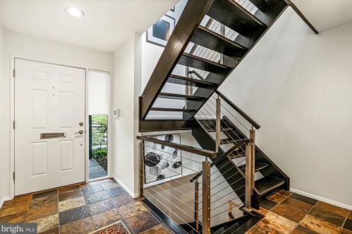 2810 Battery Pl, Washington DC  20016-3439 exterior