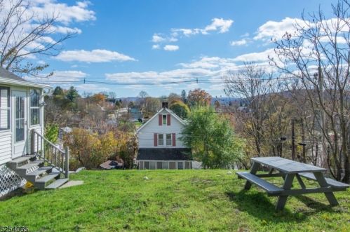 35 Harrison St, Wantage NJ  07461-2119 exterior