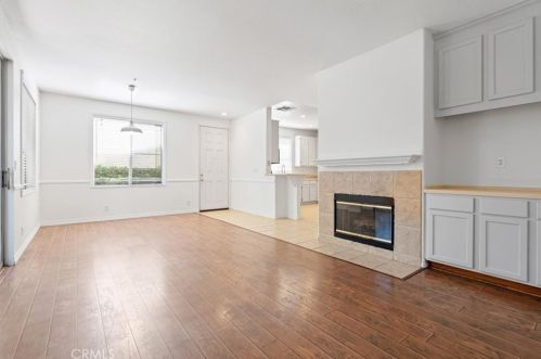 25424 Pyramid Peak Dr, Santa Clarita, CA 91350-3349