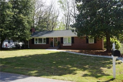 233 Riggs Dr, Clemson SC  29631-1427 exterior