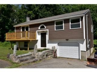 431 Candia Rd, Chester NH  03036-4009 exterior