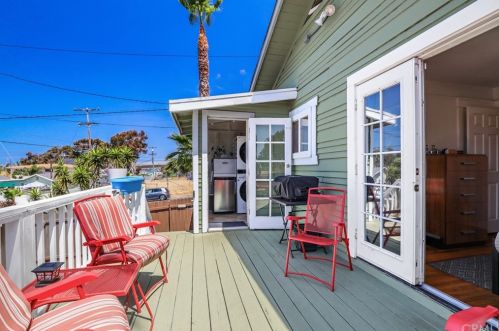 621 Horne St, Oceanside CA  92054-2418 exterior