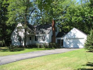 26801 Woodland Rd, Cleveland, OH 44122-1756