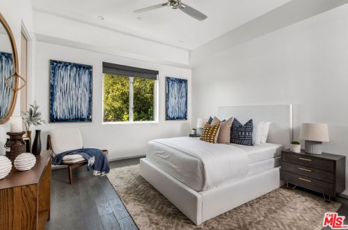 1027 Avenue A, Redondo Beach CA  90277-4819 exterior
