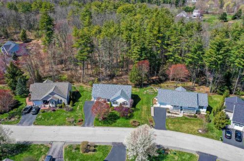 24 Briallia Cir, Newmarket NH  03857-2194 exterior